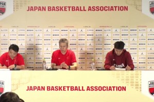 赵睿坦言：两负韩国后队员之间有一些小埋怨，球队自己做了调整