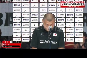 看完真是让人无语！回顾昨晚中日大战10大争议判罚！