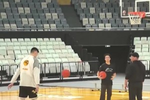 末节21个罚球！孔祥宇：掘金现在的比赛怎么那么难看呢？