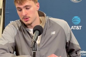 镜头一拉就重现了CBA名场面 陈林坚陈培东变难兄难弟