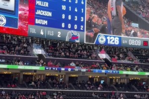 NBA前方女记者周玲安晒热舞视频：如果不在工作就是在跳舞💃