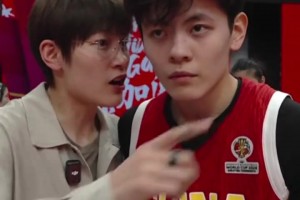 里夫斯神奇绝平+东契奇后仰绝杀，让美娜在演播间看爽了！😂