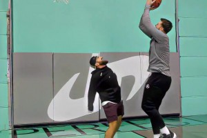 再负湖人！解说周鹏：火箭确实是是打不过，乌度卡固执又愚蠢