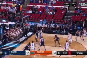 模板杜德利！康涅狄格大学大四前锋亚历克斯·卡拉班集锦