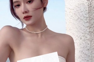 此前“美娜”身穿豹纹翩翩起舞！吧友们觉得娜姐这舞技如何？