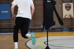 未来可期！希腊东契奇正跟随希腊魔术师帕帕卢卡斯进行特训