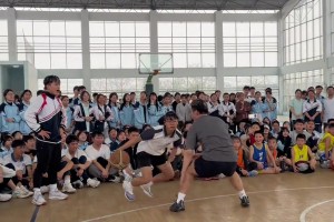 听说就算是80后的狗活到现在看到这个片段都得停下来看两遍...